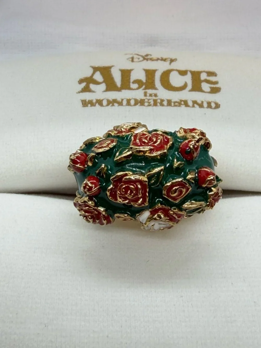 Rocklove Disney Alice in Wonderland Painting the Roses Red Ring 7